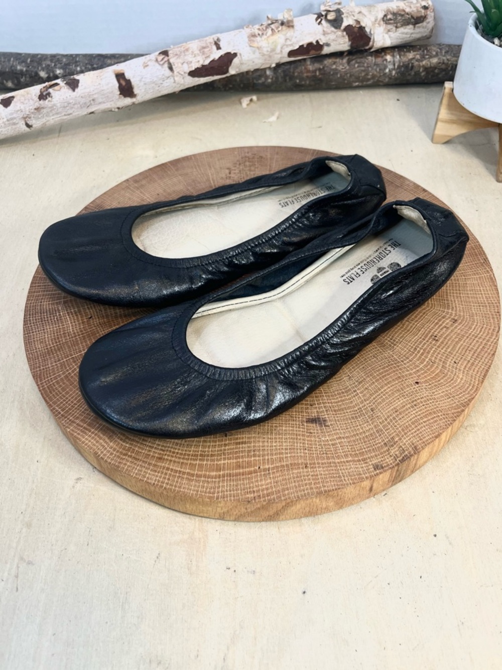 The Storehouse Flats Women's Black Leather Ballet Flats NEW - Picture 4 of 16